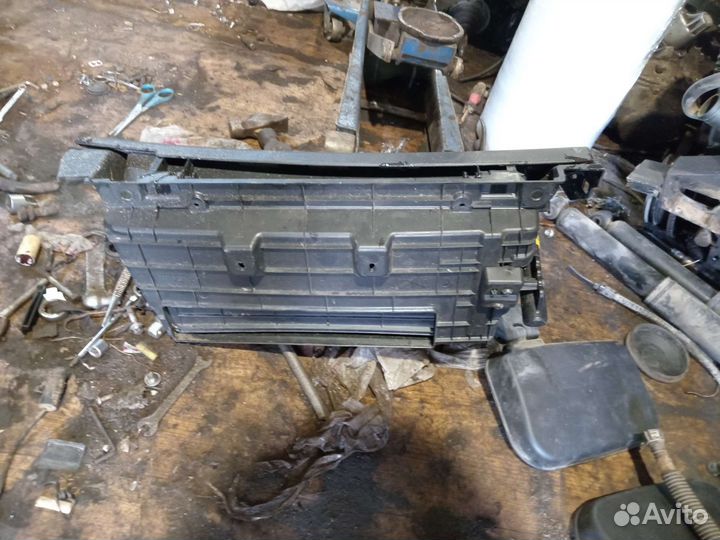 Бардачок Hyundai Elantra 5