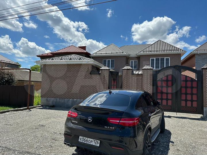 Дом 350 м² на участке 5,5 сот.