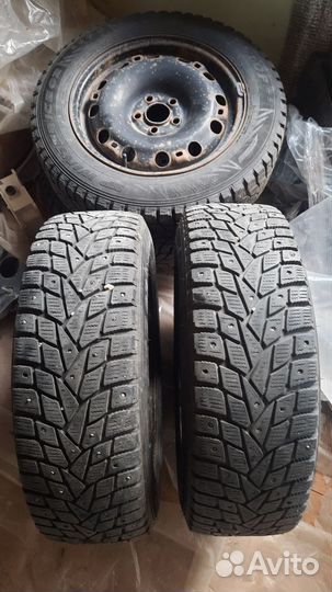 Dunlop SP Winter Ice 02 185/60 R15 82T