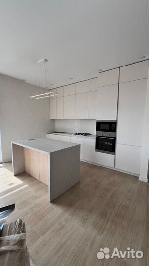 Кухонный гарнитур с островом