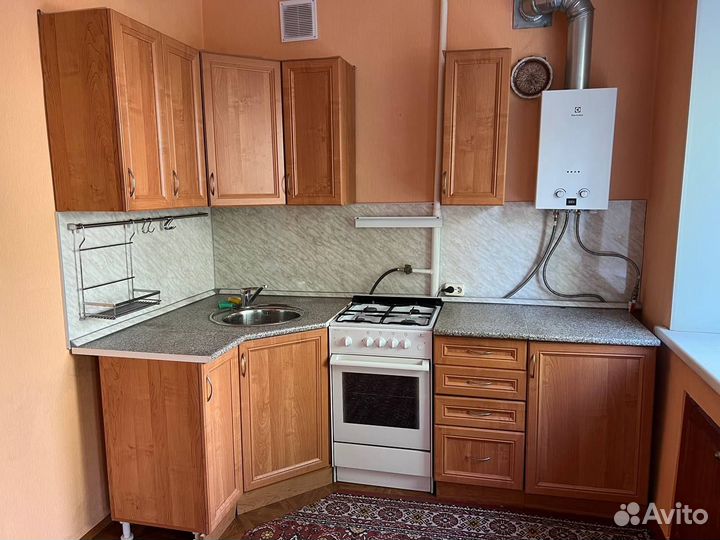 Кухня угловая бу в хорошем состоянии с плитой