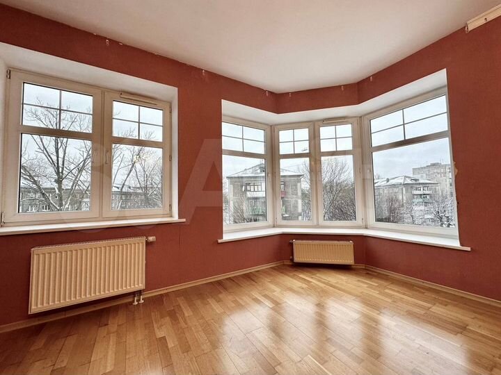 4-к. квартира, 137 м², 4/4 эт.