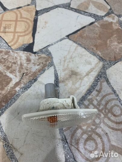 Повторитель поворота в крыло передний правый Kia