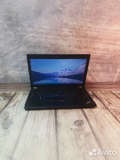 Ноутбук Lenovo/i3/120 SSD/Graphics 3000