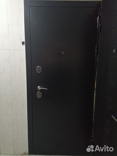 Дверь входная металлическая
