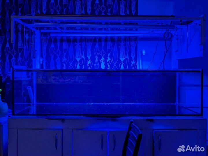 Продам морской аквариум