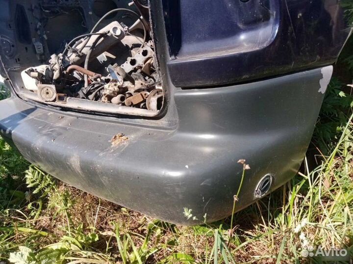 Бампер задний Chrysler Voyager 3 1999