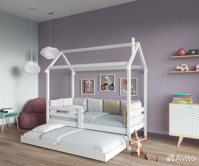 Детская кровать домик из дерева