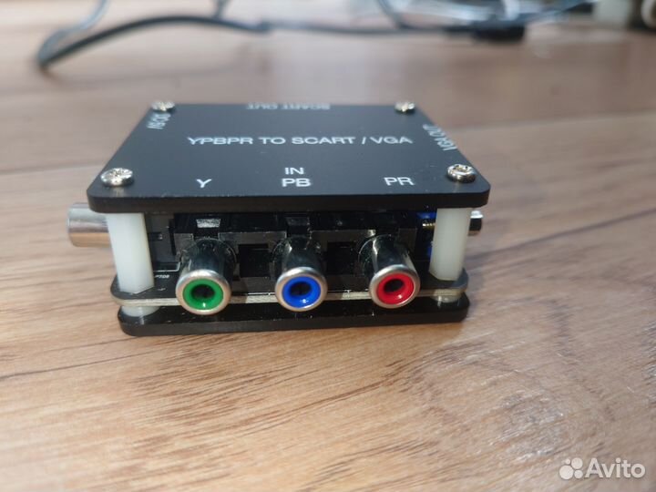 Конвертер Ypbpr to scart / VGA