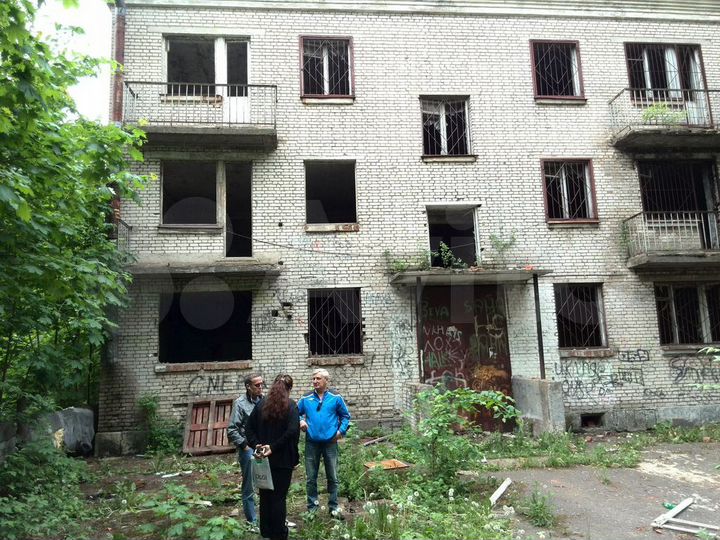 Здание, 1400 м²