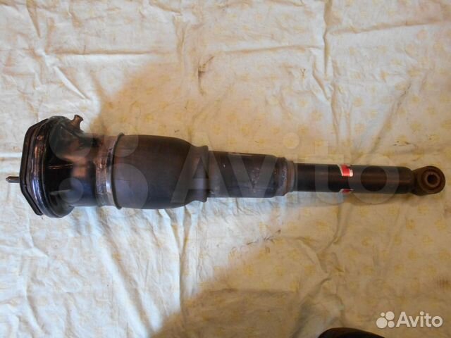 Амортизатор здний левый toyota celsior UCF30