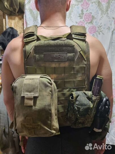 Бронижел с плитами мох