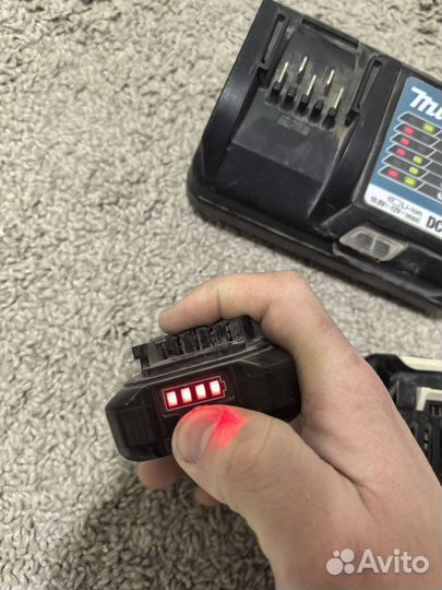 Зарядное устройство makita