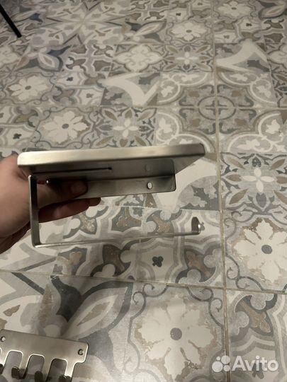 Полотенцедержатель и крючки для ванной