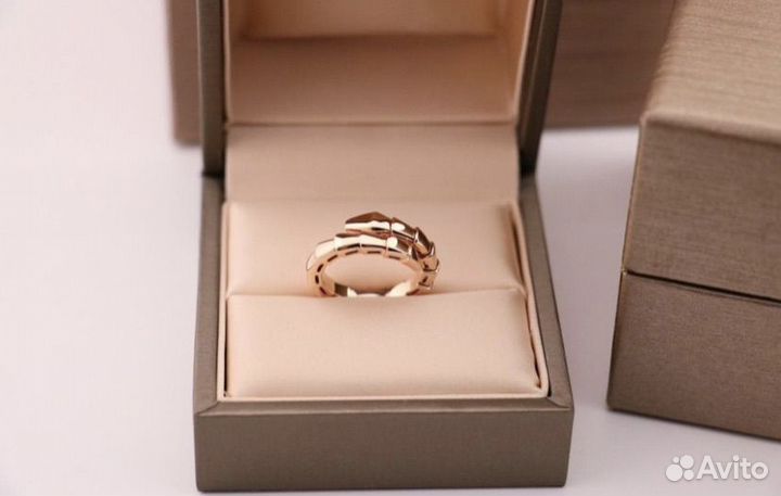 Кольцо bulgari serpenti