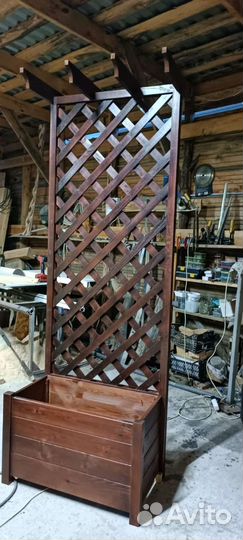 Кашпо для цветов со шпалерой