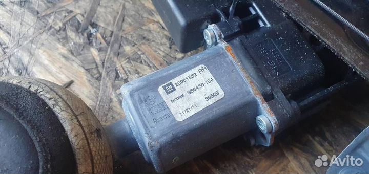 Стеклоподъемник электрический передний правый Ope