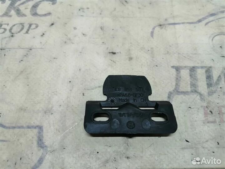 Кронштейн (сопут. товар) VW Passat CC 2008-2017