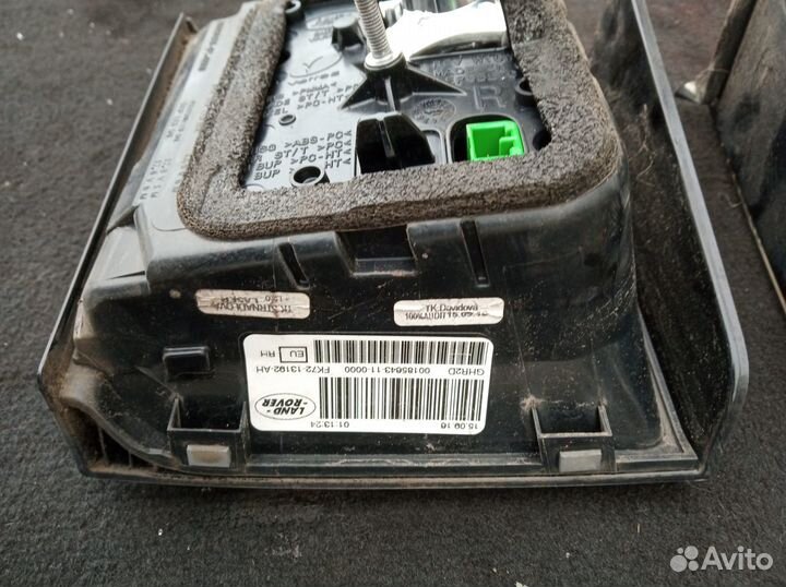 Фонарь в крышку багажника Discovery Sport L550