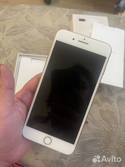 Телефон iPhone 8 plus 64 Гб