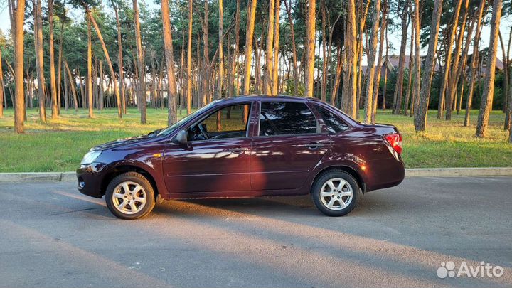 LADA Granta 1.6 МТ, 2011, 196 000 км