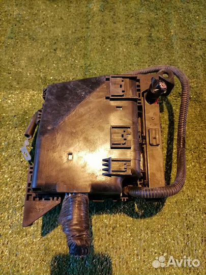 Блок предохранителей MR965734 Mitsubishi Outlander