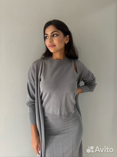 Трикотажный костюм с юбкой