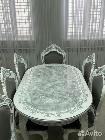 Столы, стулья