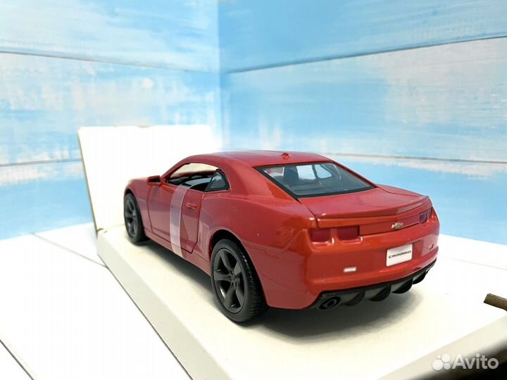 Chevrolet Camaro SS 1:24 Maisto модель автомрбиля