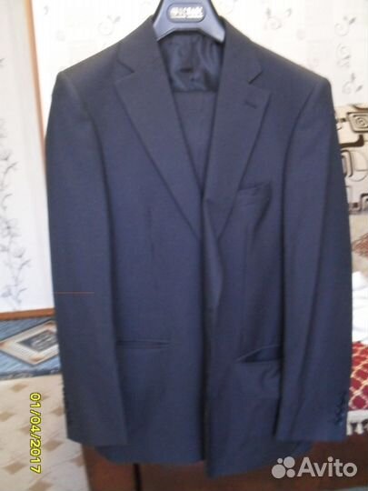 Мужской костюм фирмы пеплос