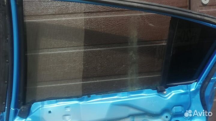 Стекло заднее правое Mazda 3 BL