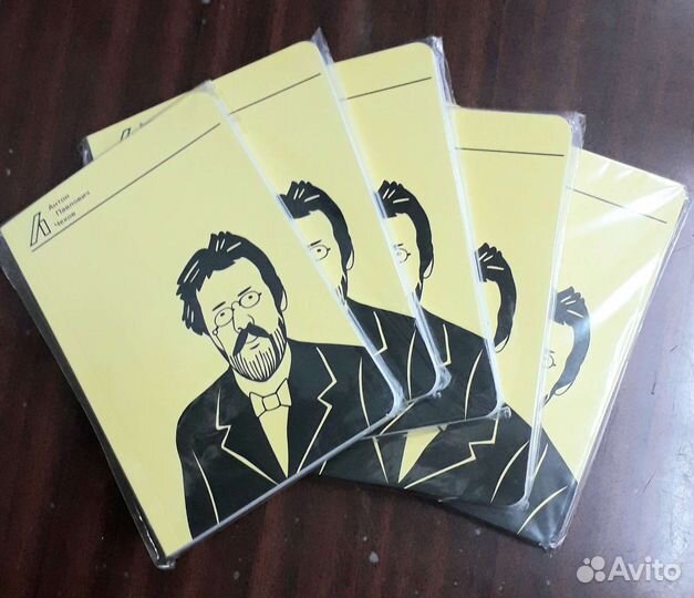 Значки и блокноты 