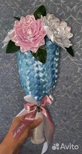 Классный журнал и колокольчик на окончание школы