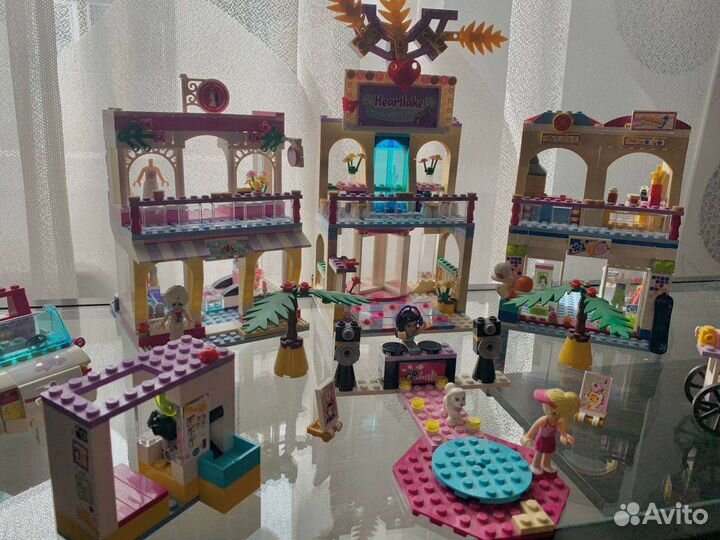 Lego friends: торговый центр Хартлейк сити
