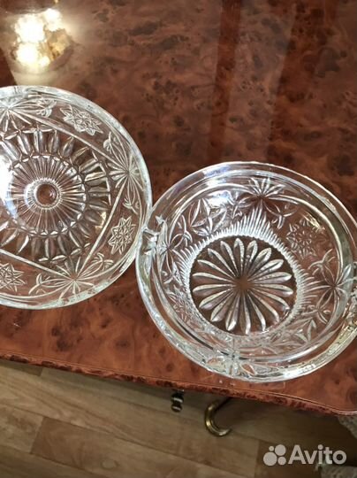 Хрустальная сахарница с крышкой