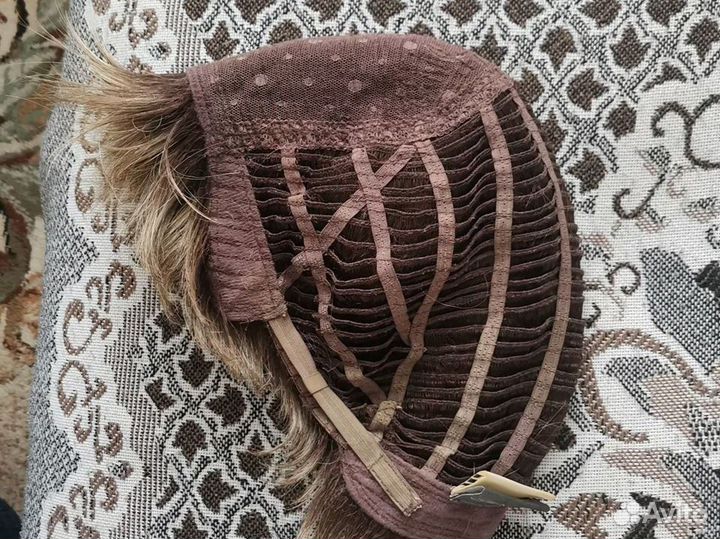 Парик женский натуральный короткий