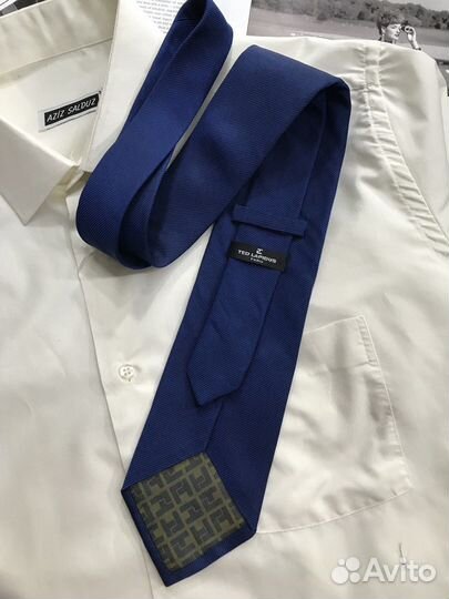 Галстук синий есть нюанс