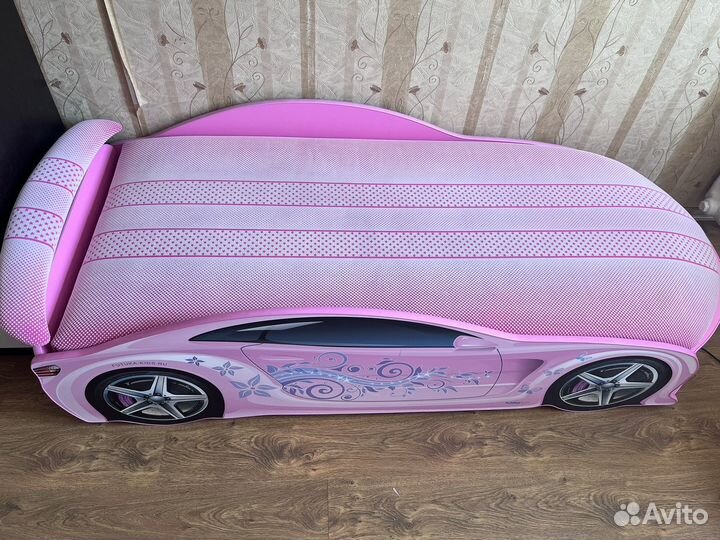 Детская кровать машинка