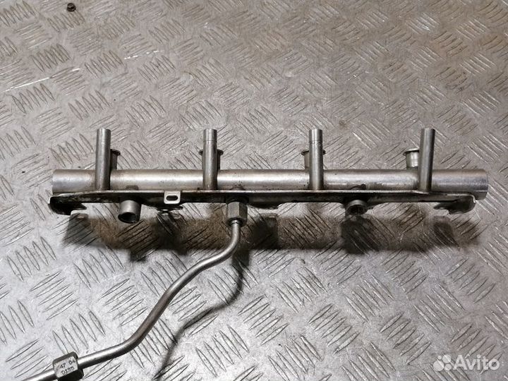 Рейка топливная рампа Audi A4 b7 B7