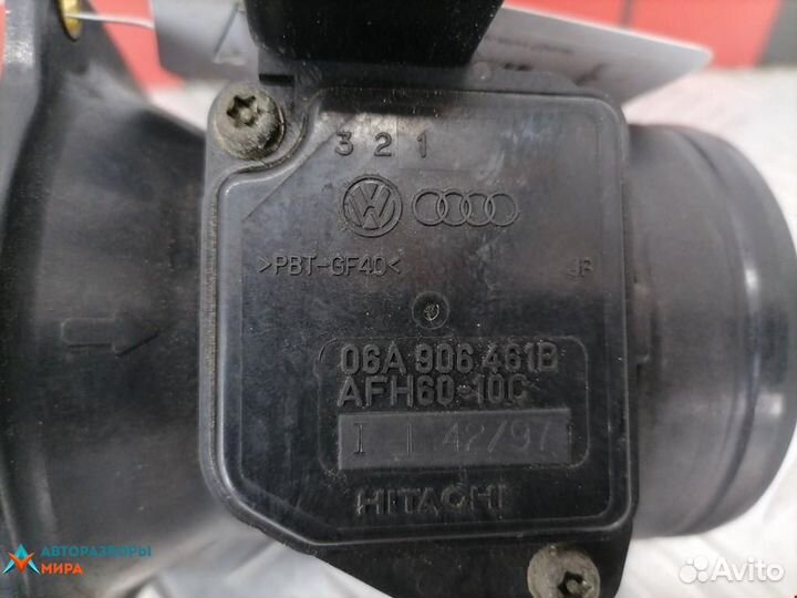 Расходомер воздуха Audi A3 8L 1998 06A906461B