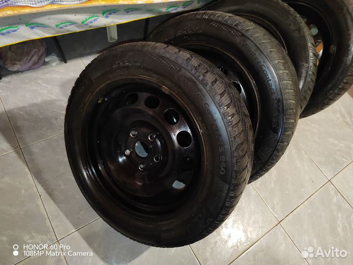 Продаю 4 колеса с зимней резиной