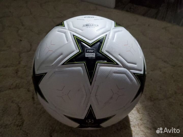 Футбольный мяч