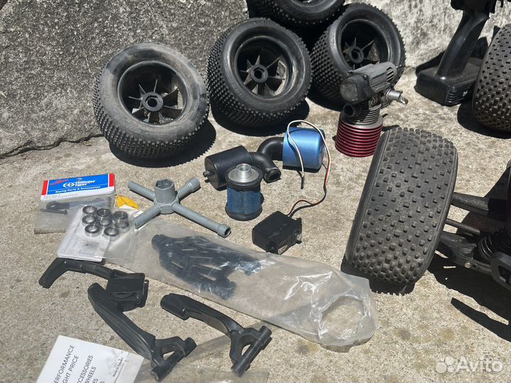 Бензиновая машинка на радиоуправлении