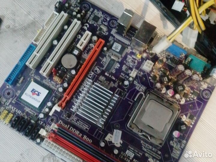 4 разобранных компьютера