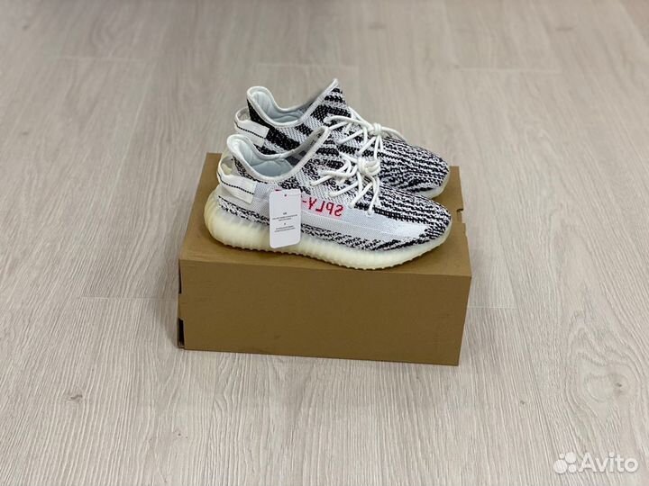 Кроссовки Adidas Yeezy Boost 350 v2 Zebra (36-45)