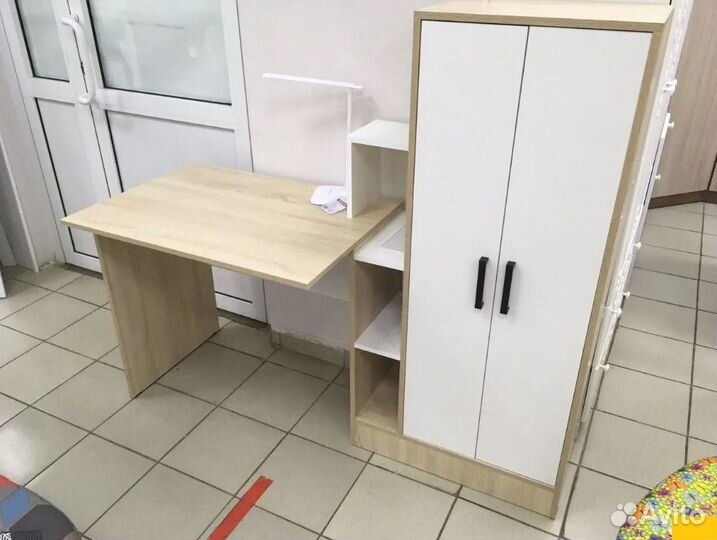 Компьютерный стол со пеналом