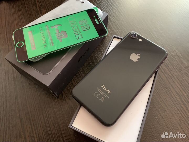 Продам iPhone 8 64gb Идеальный