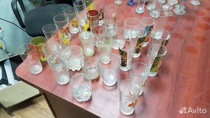 Тарелки, фужеры, стаканы, пивные бакалы и кружки