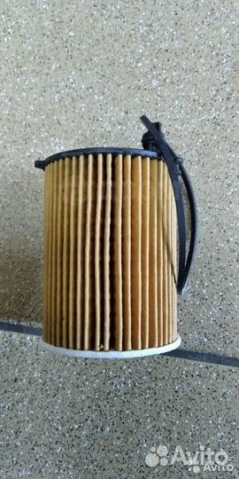 Фильтр масляный Citroen, ford, Mazda Toyota Volvo