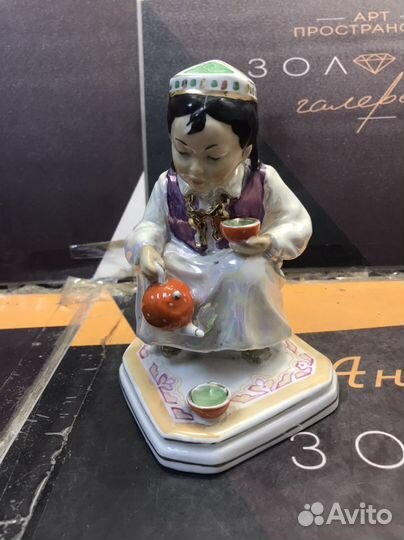 Статуэтка узбечка с чайником дулево СССР